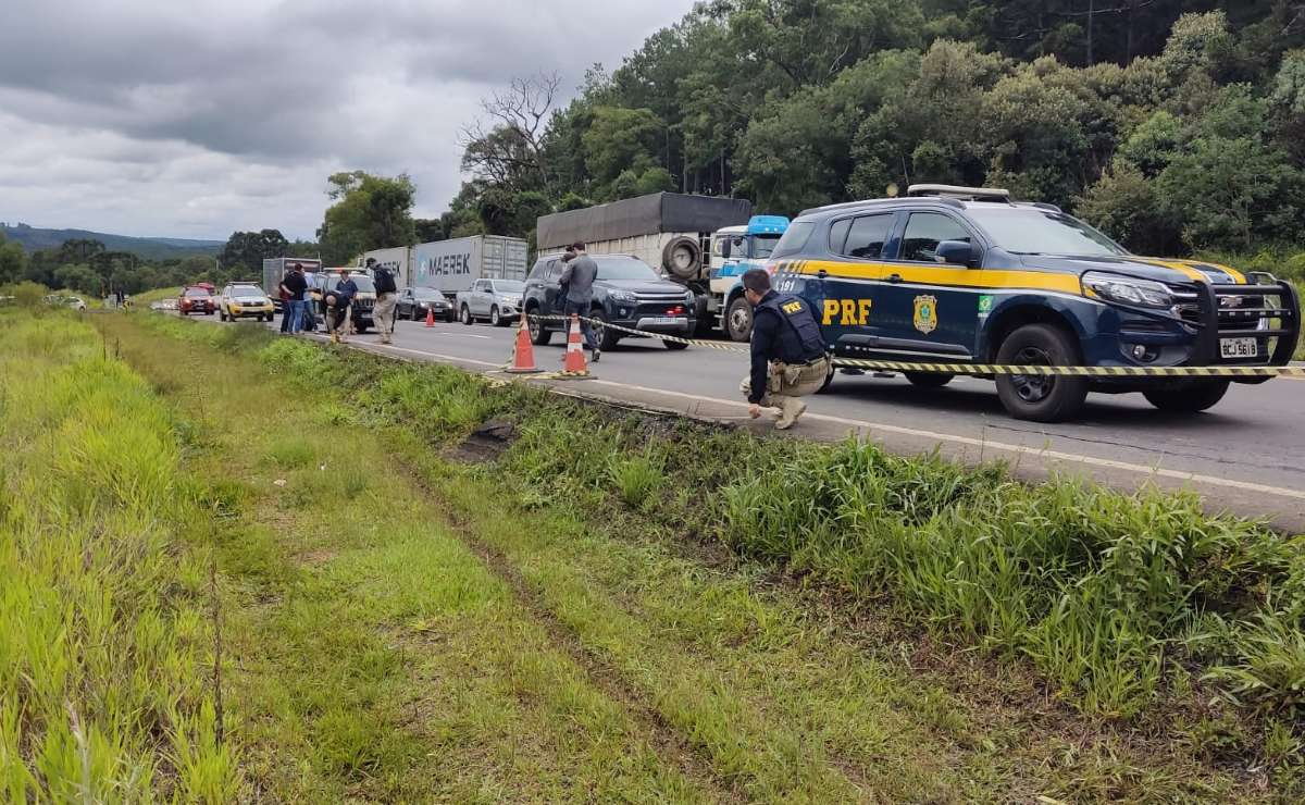 acidente com ônibus na BR-277