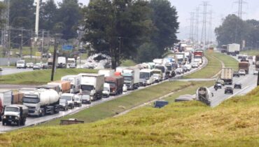 Congestionamento no Contorno Sul de Curitiba é constante