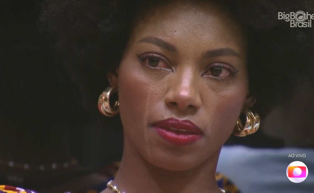 Tina chora momentos antes da eliminação do BBB 23