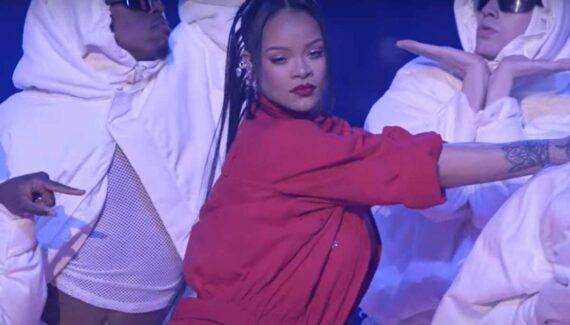 Rihanna se apresenta no SuperBowl