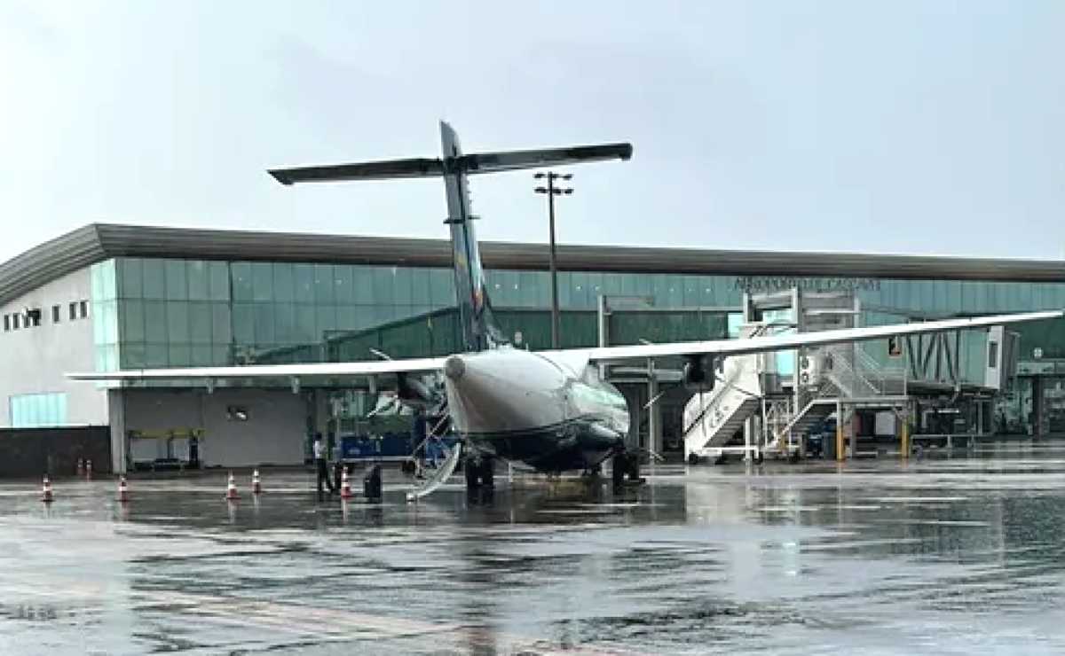 aviao é arrastado pelo vento em cascavel