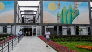 Fachada da sede administrativa da Prefeitura de Curitiba