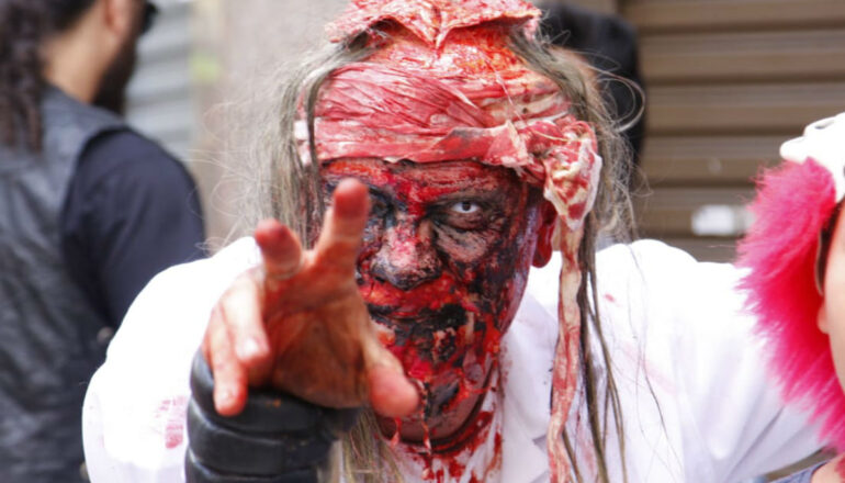 "Monstro" na Zombie Walk, em Curitiba
