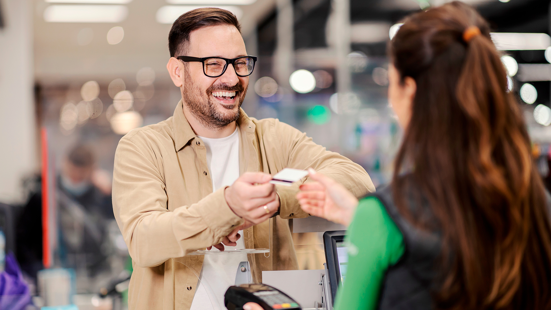 Descubra como funciona o pagamento com o saque-aniversário do FGTS nas lojas Balaroti | Foto: Shutterstock