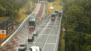 caminhoneiro usa a área de escape para evitar acidente na BR-376