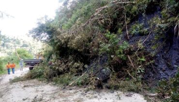 Deslizamento na PR-090