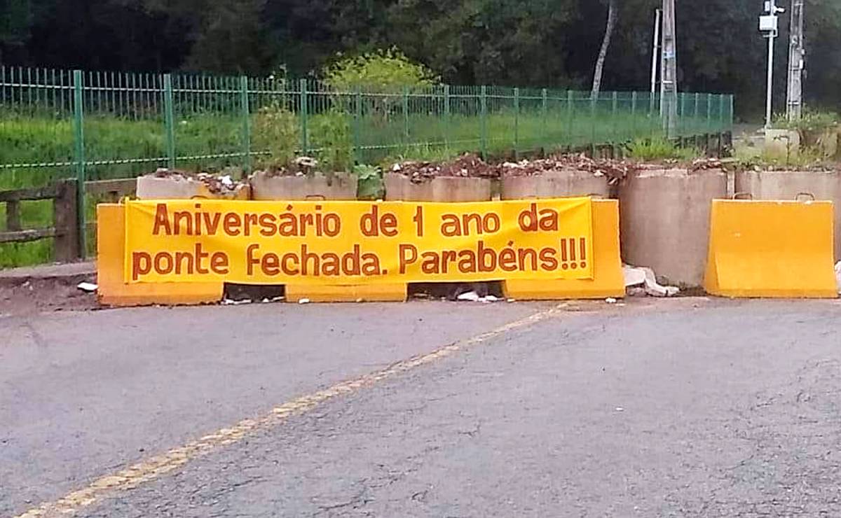 aniversário de um ano da obra da ponte no bairro Alto Boqueirão, em Curitiba