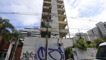 predio abandonado alto da gloria