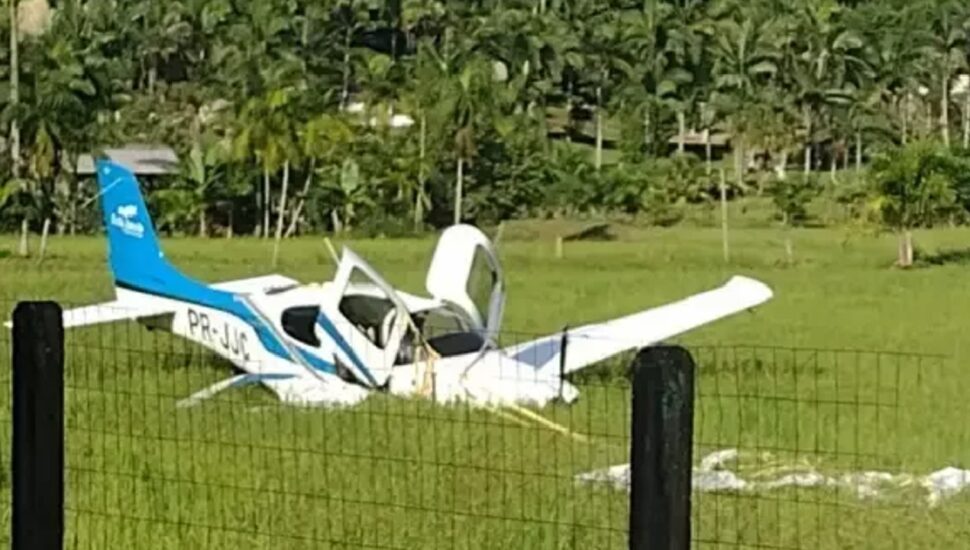 Veja vídeo do momento em que aeronave cai em Sabará