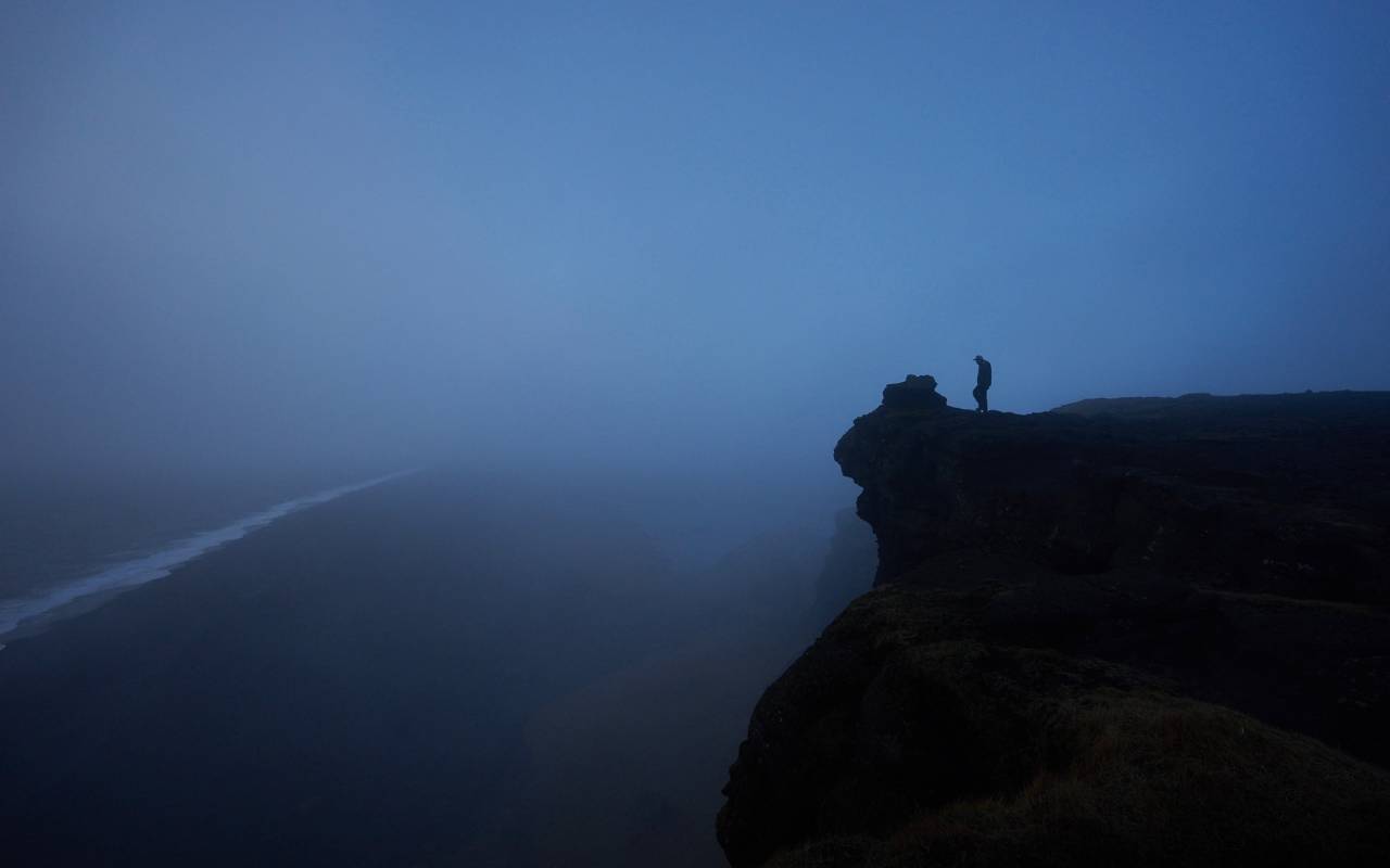 O que significa sonhar que estava caindo em um abismo?