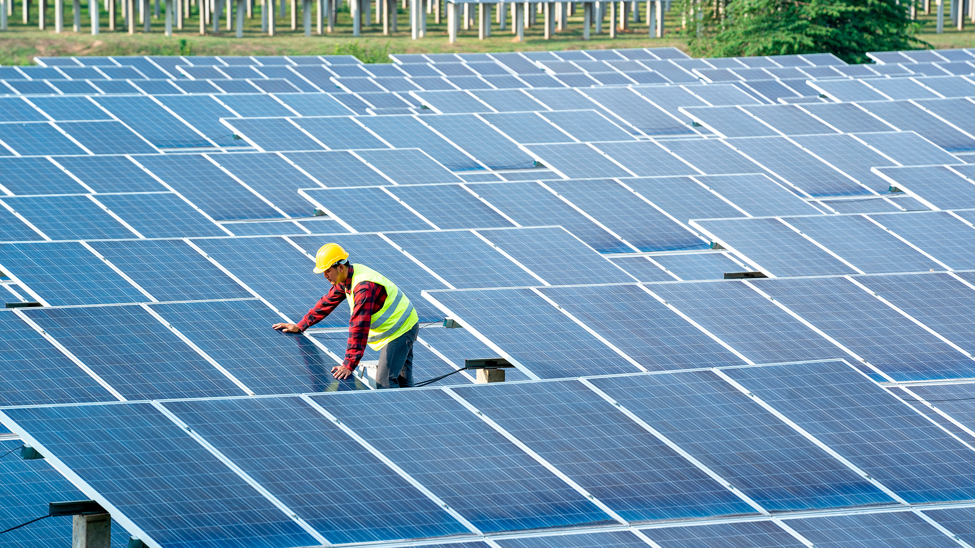 A Opus Solar faz parceria com marcas de materiais renomados e de alta qualidade, garantindo a segurança que você precisa para um projeto eficiente e duradouro | Foto: Shutterstock