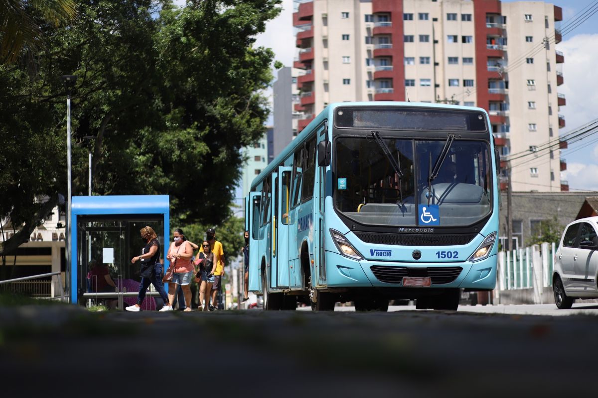 Linha de ônibus de Paranaguá.