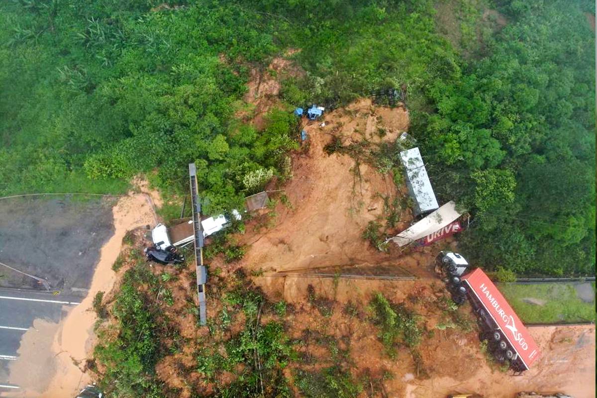 Deslizamento na BR-376 no Paraná