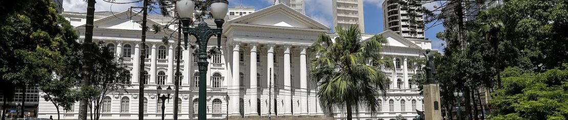 Prédio histórico da UFPR, em Curitiba