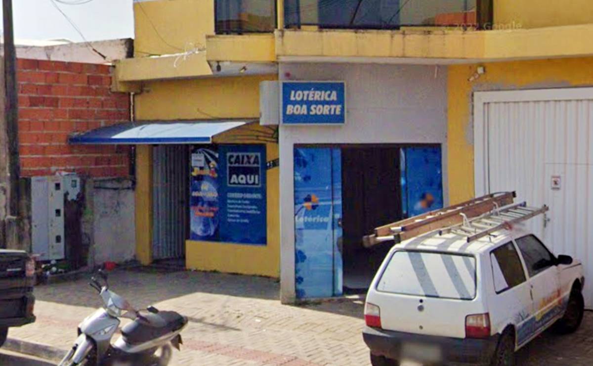 Imagem mostra a fachada da lotérica boa sorte, em Figueira, no Paraná. Local teve duas apostas ganhadoras na Lotofácil.