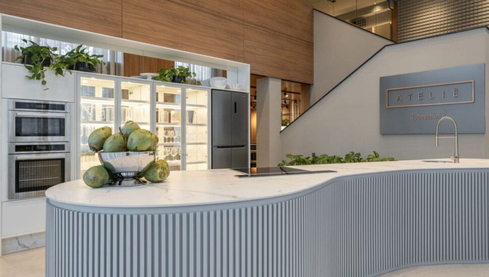 Gigante de móveis inaugura loja em Curitiba