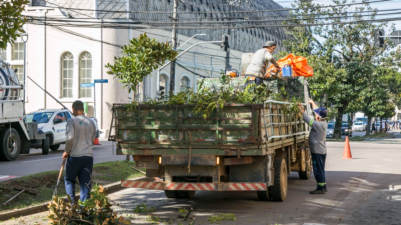 bloqueio na inacio lustosa