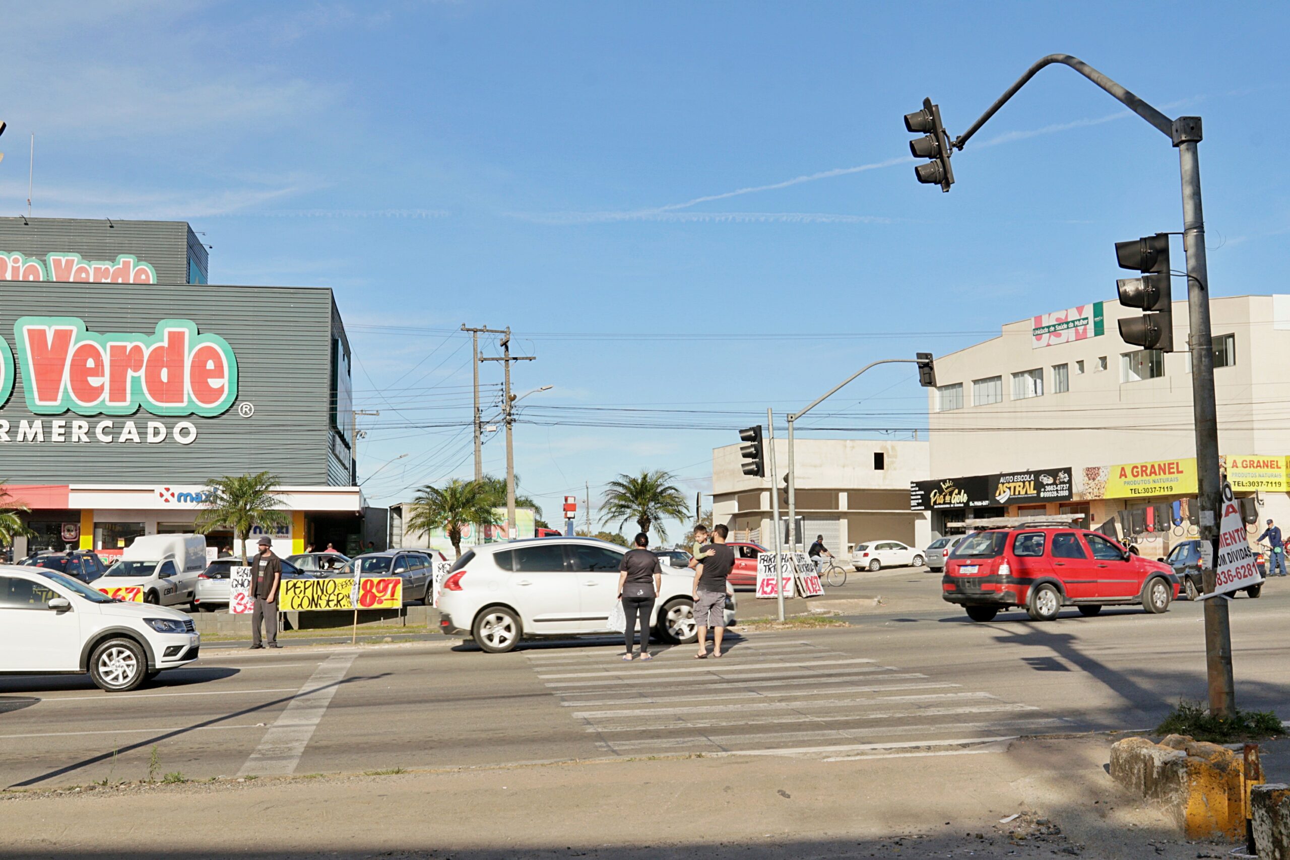 Sinaleiro do caso na Estrada da Ribeira em Colombo