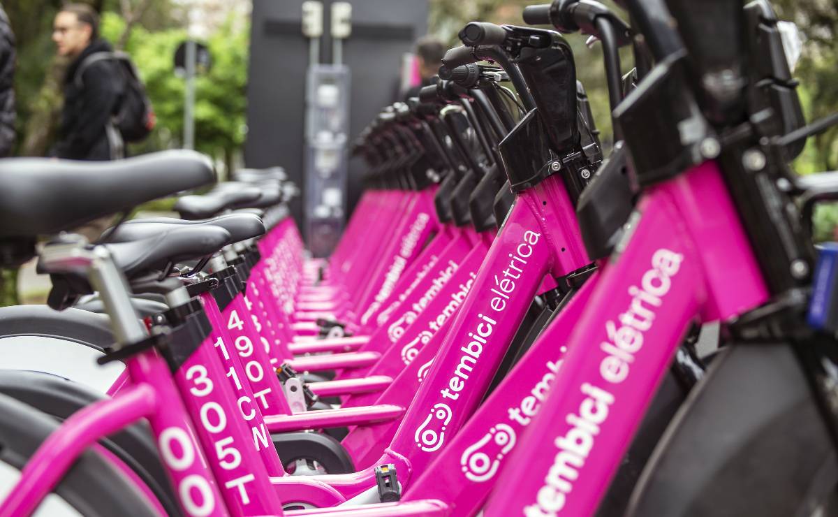 Imagem mostra a bicicleta compartilhada em Curitiba