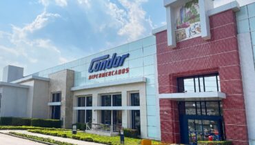 Fachada do supermercado Condor em Curitiba