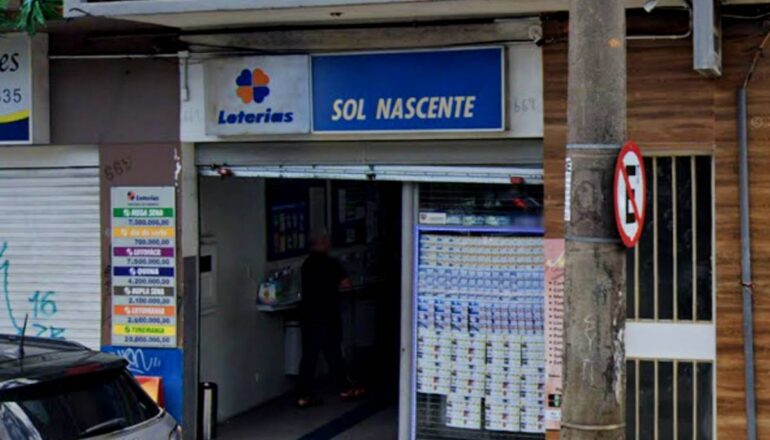 Imagem mostra a fachada da Lotérica Sol Nascente, no Portão, em Curitiba.