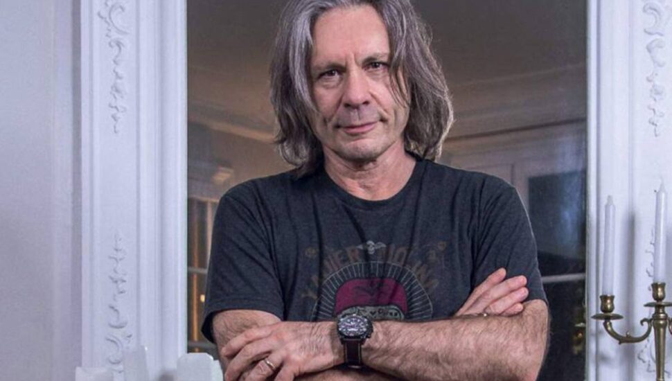 Imagem mostra Bruce Dickson, que fará show em Curitiba