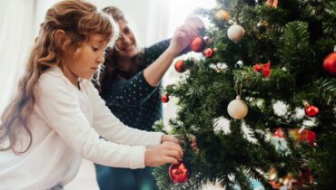 Dia oficial de montar a árvore de Natal é neste domingo! Veja dicas para decorar com segurança