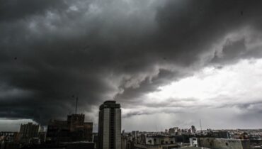 Ciclone raro avança para o Sul do Brasil; veja como fica o tempo no Paraná