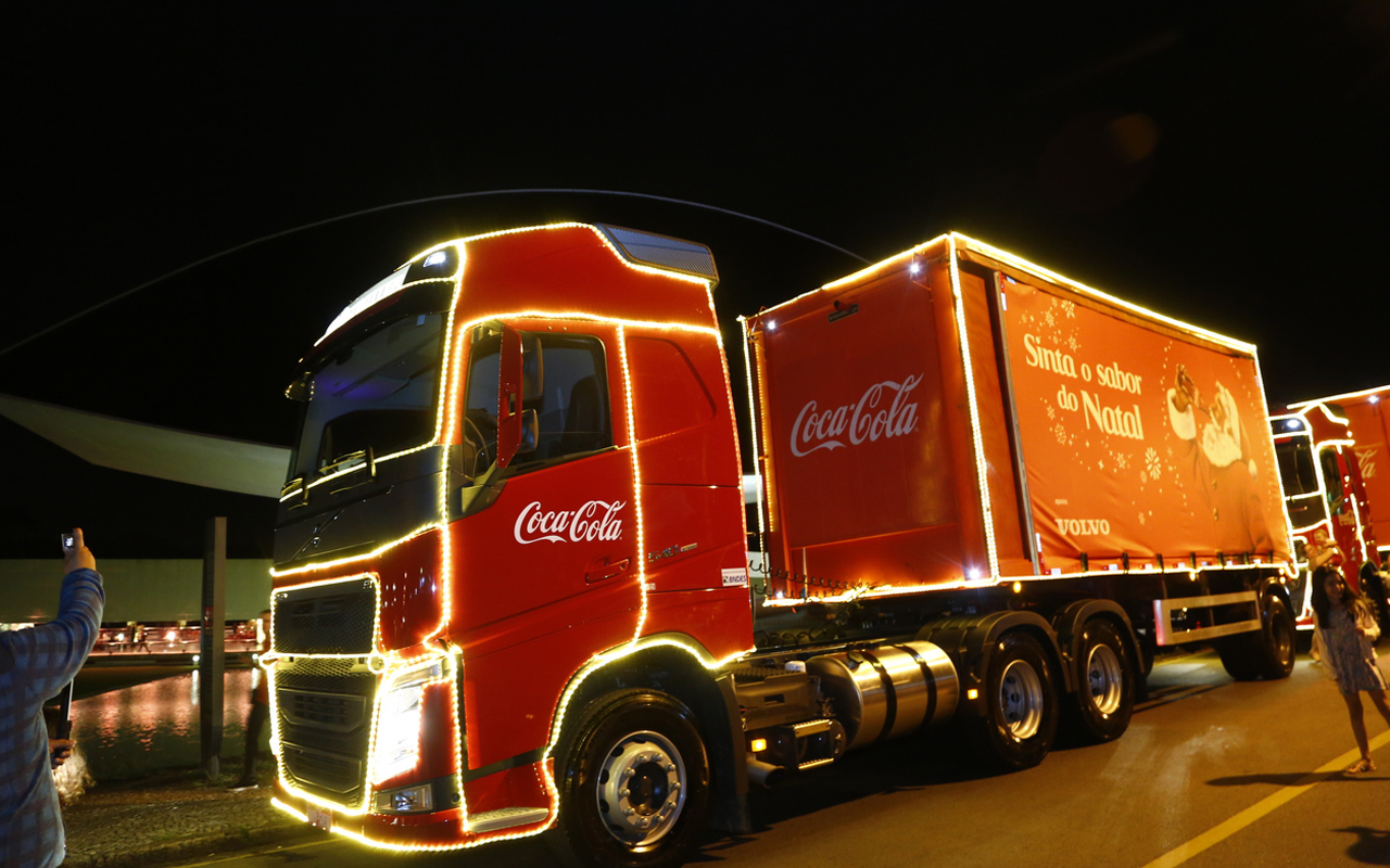 caravana coca cola de natal 2023 em curitiba