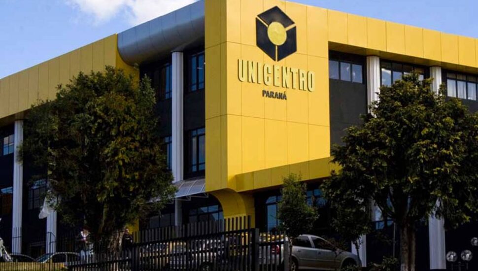 Imagem mostra a fachada da Unicentro