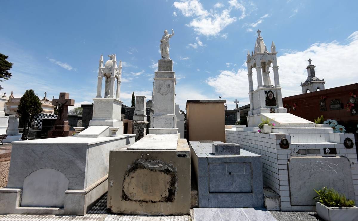 Imagem mostra o cemitério municipal de Curitiba