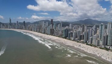 60% das praias de Santa Catarina tem despejo de esgoto em suas águas