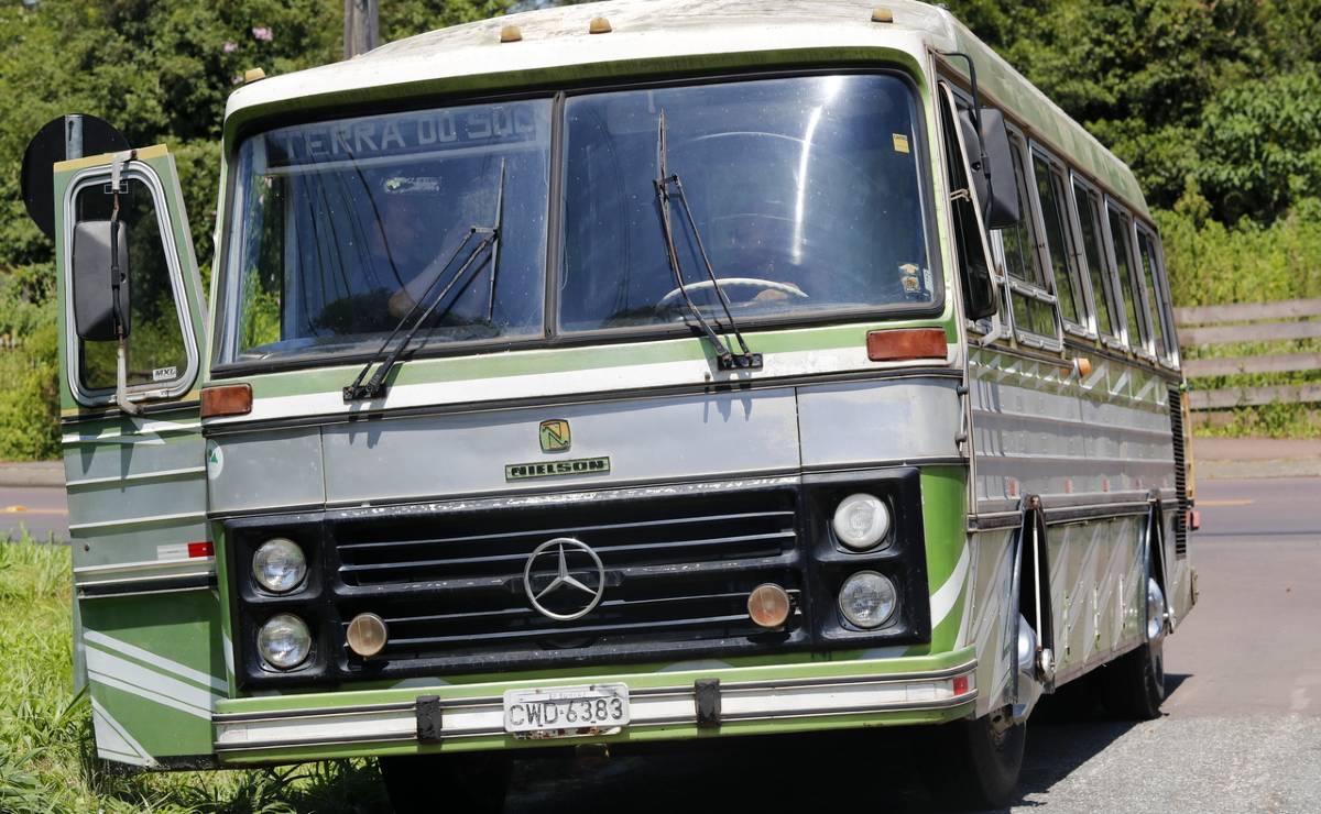 Ônibus raro que foi de famosa dupla sertaneja agora pertence a curitibano