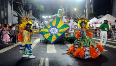 Carnaval em Curitiba vai causar bloqueios de trânsito e desvios de linhas de ônibus