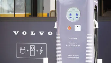 Volvo Car quer dobrar pontos de eletropostos rápidos