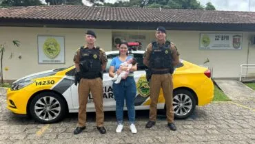 Bebê engasga dentro do carro e é salvo em rodovia na grande Curitiba