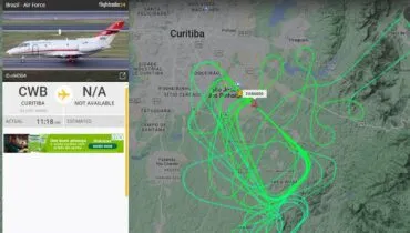 Avião da FAB voa em círculos sobre Curitiba e região há dois dias