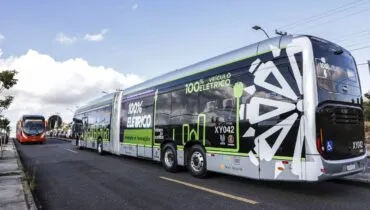 TCE determina suspensão de compra milionária de 70 ônibus elétricos em Curitiba