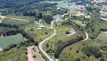 Imagem aérea mostra a cidade de Campo Magro.