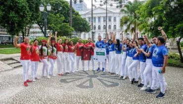 Bois de Parintins trazem rivalidade histórica ao Festival de Curitiba