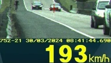 Carro é flagrado a quase 200 km/h na BR-277 em Curitiba; veja outros abusos de velocidade