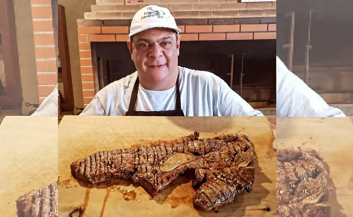 Imagem mostra Jackson dos assados, com uma carne assada em cima de uma bancada. Ele morreu nesta sexta-feira