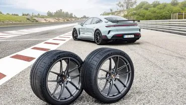 Pirelli amplia gama Elect com novos pneus P Zero do Taycan