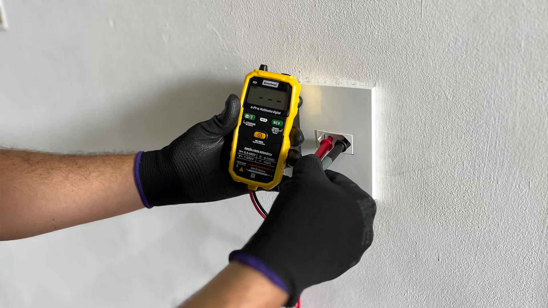 Algumas ferramentas para pequenos reparos são essenciais em toda residência. | Foto: Enerbras