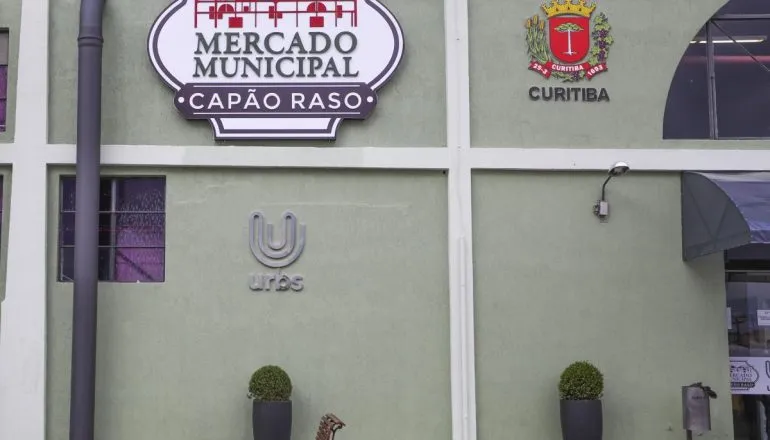 Mercado Municipal do Capão Raso reúne gastronomia de 12 países em Curitiba