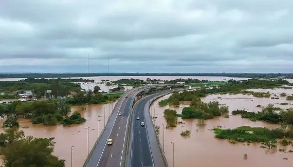 “Maior catástrofe meteorológica da história do RS”, diz ministro