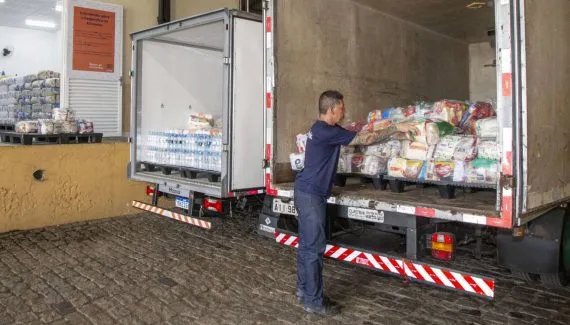 Curitiba envia 12 toneladas de alimentos, ração e água para os gaúchos; Como ajudar?