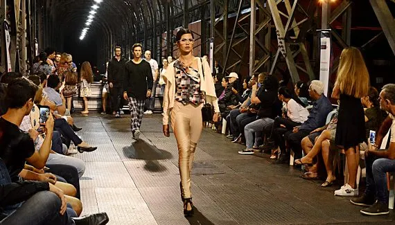 Evento de moda seleciona modelos para desfile em Curitiba