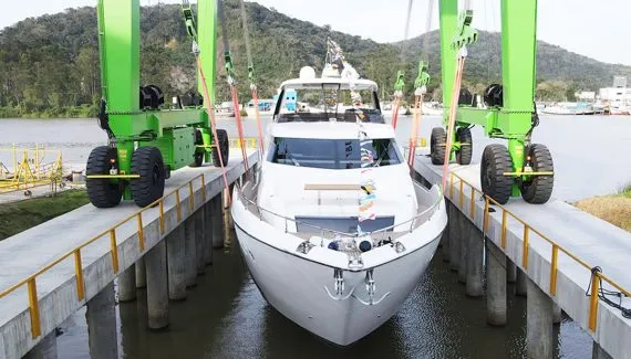 Marina brasileira impulsiona mercado de megaiates