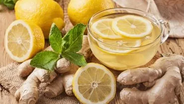 5 chás com limão para ajudar a desinchar